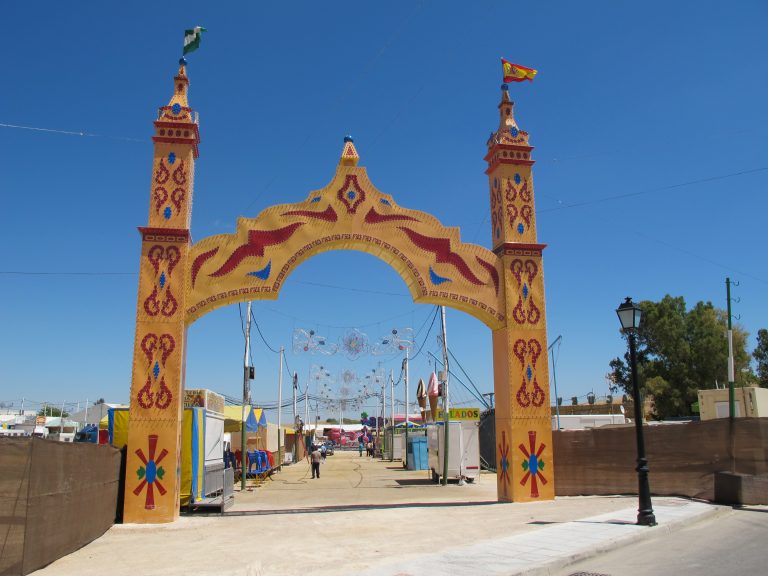 EXPLOTACIÓN DE LA BARRA DE LA CASETA MUNICIPAL y CASETA DE LA JUVENTUD PARA LA FERIA DE MAYO DEL AÑO 2016