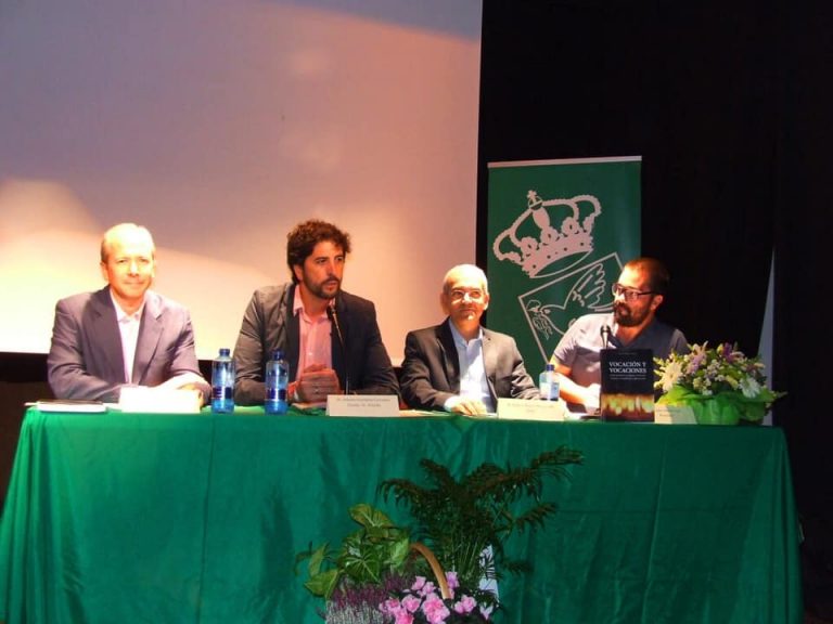 Presentado el libro ‘Vocación y Vocaciones’ del salesiano vallense Jorge Juan Reyes Macías en nuestro pueblo.
