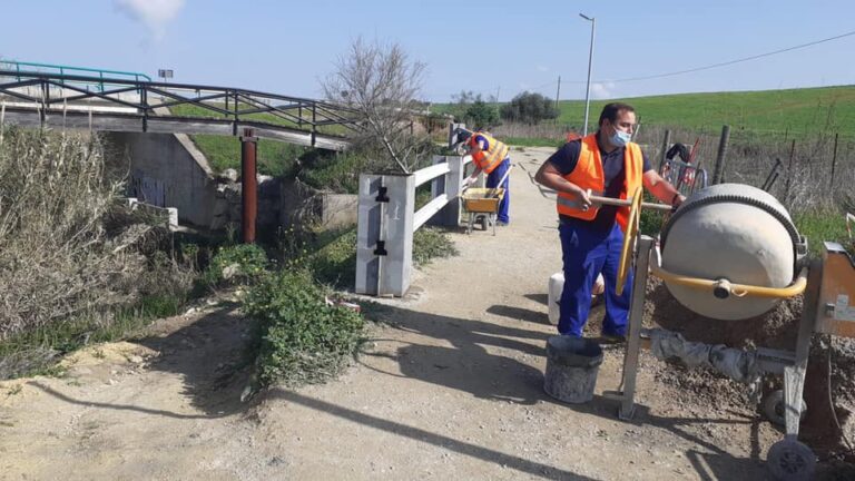 Puesta en marcha de la mejora del camino de la garganta y conexión con el camino de Alcornocalejos.