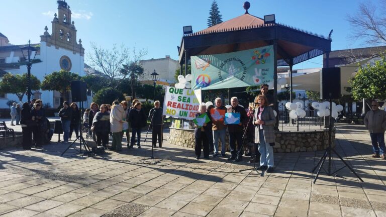 Día Escolar de la NO Violencia y la Paz.